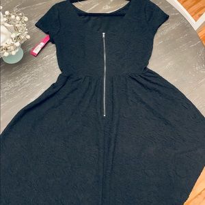 Such a GREAT staple LBD stretchy dress.  Sexy, flattering, yet traditional.